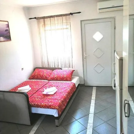 Appartement Studio Apartman Marko *